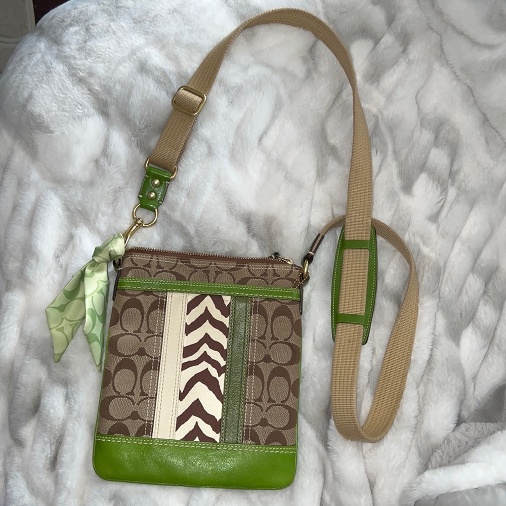 Crossbody lime 💚 and 🦓 Coach purse